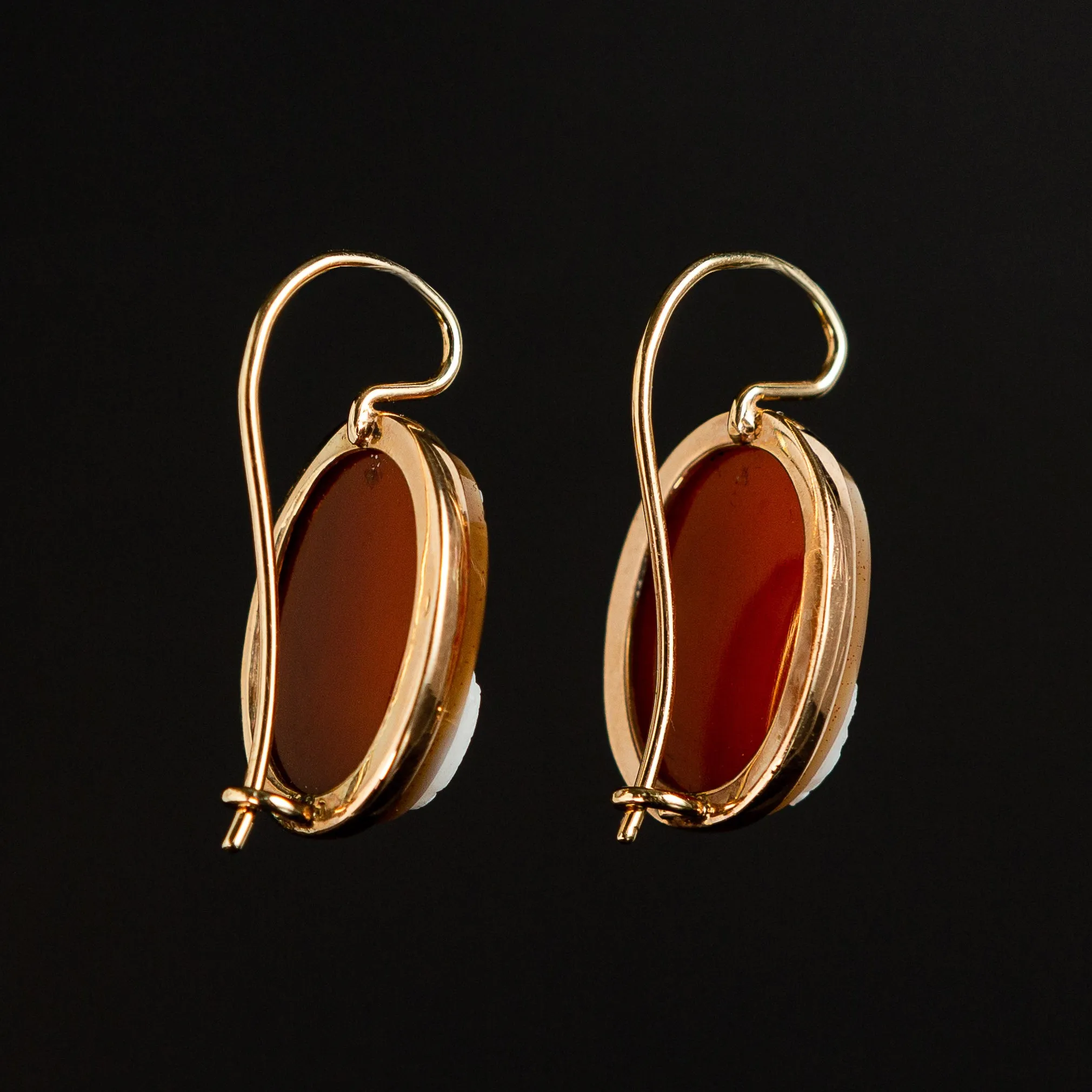 Agate Cameo Earrings in 14k Yellow gold - circa 1900