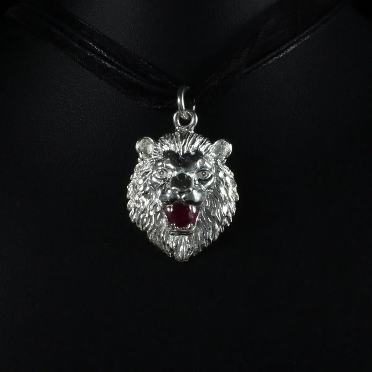 Caribbijou Large Lion Pendant with White CZ or Red stone