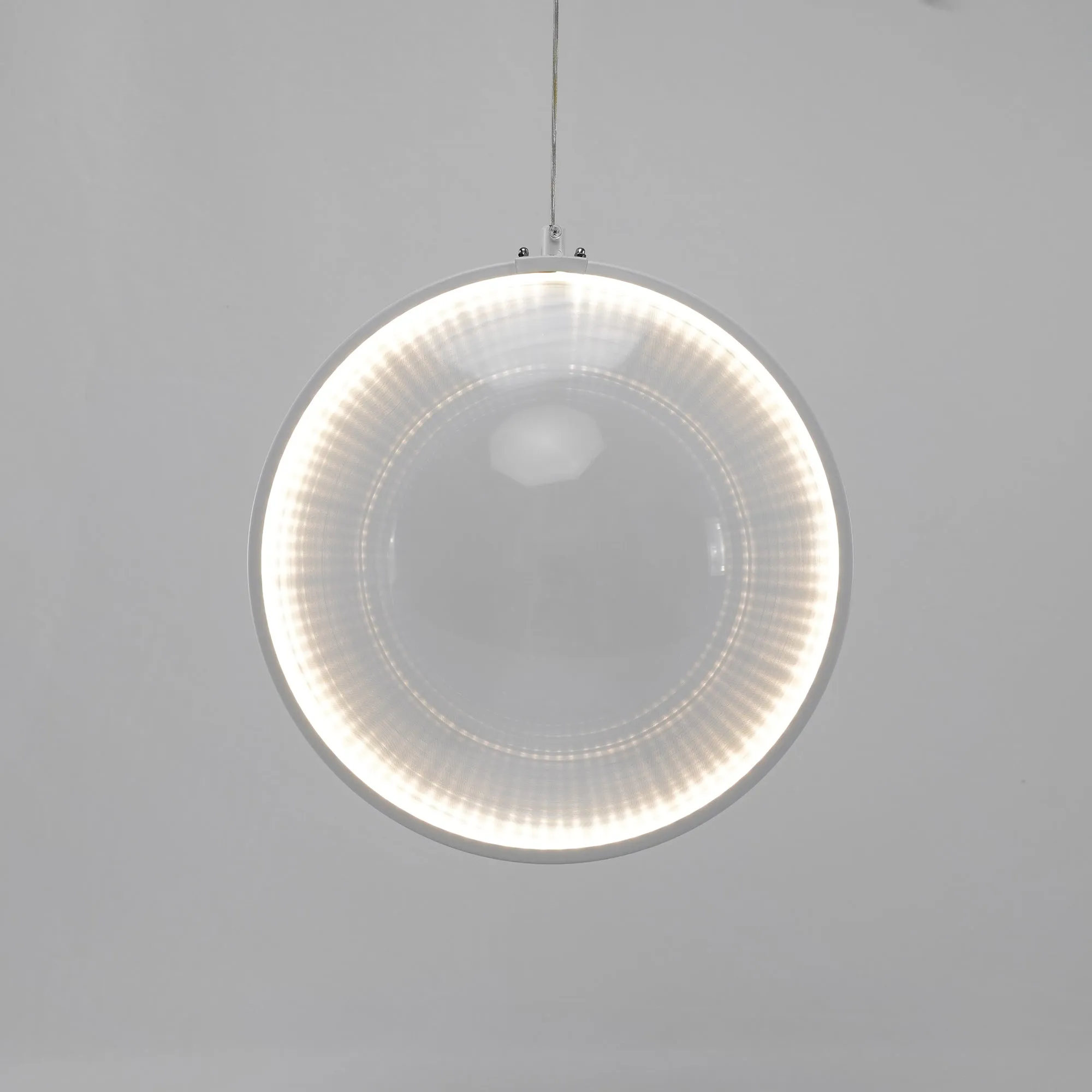 Focus Pendant Light