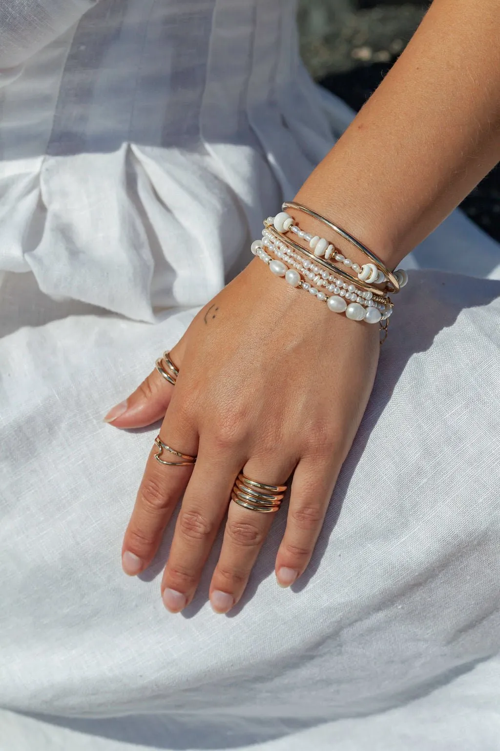 Gold and White Pearl Bead Bracelet - Hiwahiwa