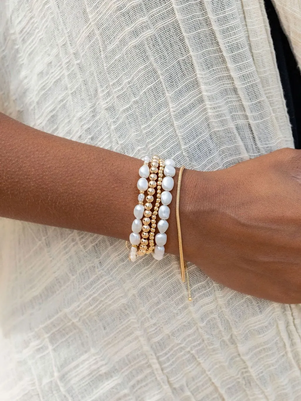 Gold and White Pearl Bead Bracelet - Hiwahiwa