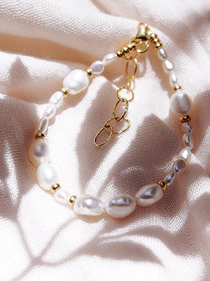 Gold and White Pearl Bead Bracelet - Hiwahiwa