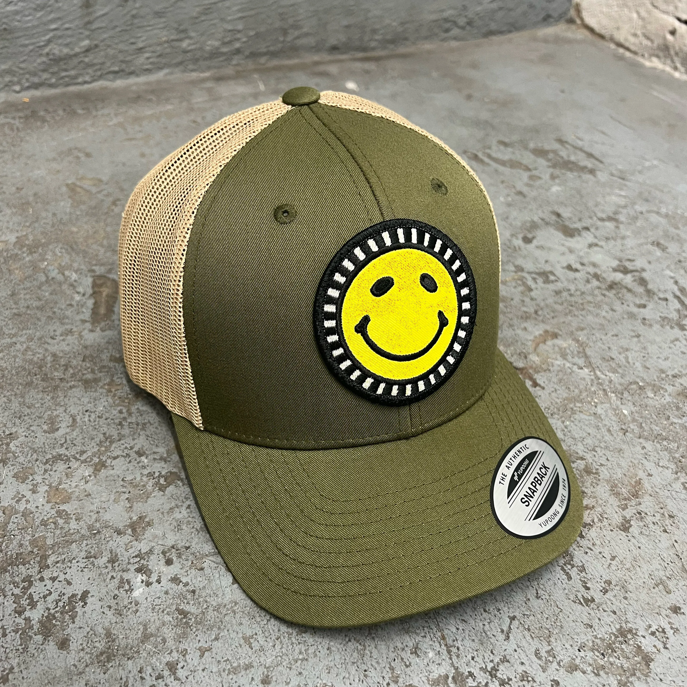 Smiley - Trucker Cap - Khaki