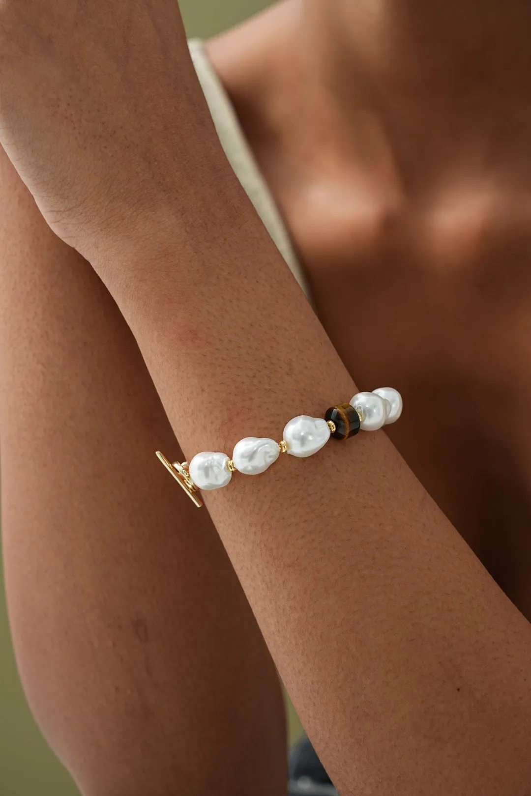 Tiger's Eye Statement Pearl Bracelet