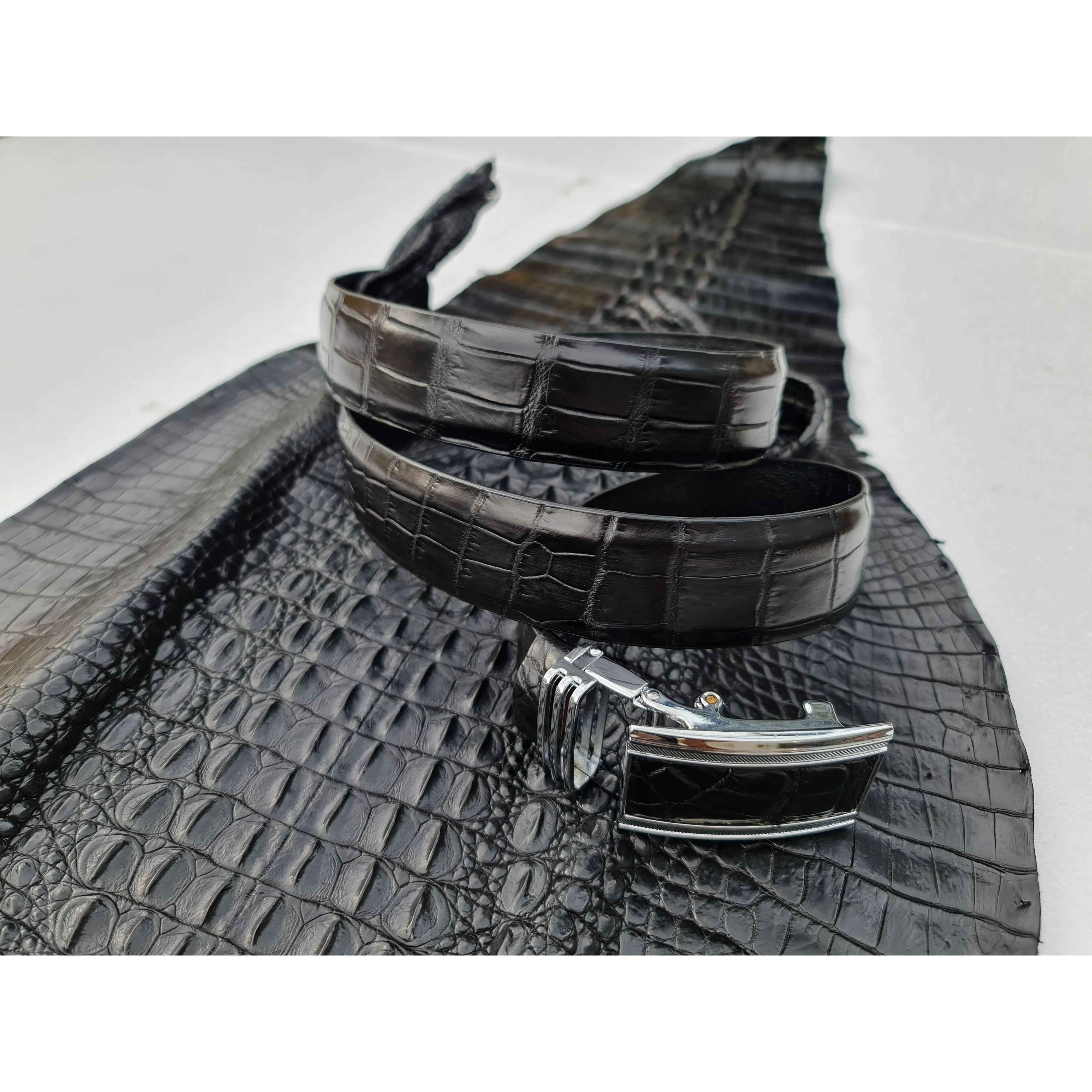 Vintage Black Alligator Belt For Men With Automatic Buckle | BE-BLA-01